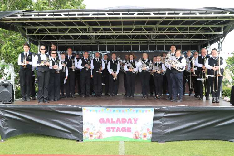 AK0I0570 Dalkeith and Monktonhall Colliery Silver Band on stage