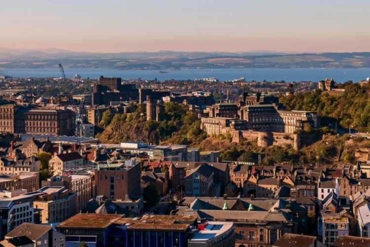Edinburgh_skyline_0