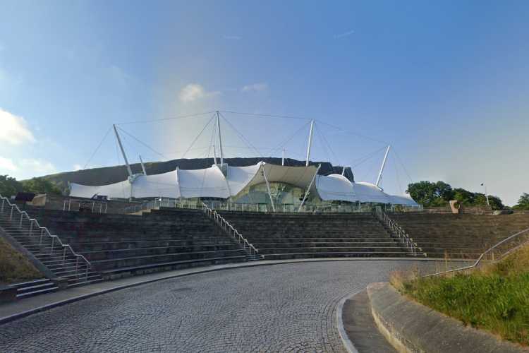 Dynamic Earth